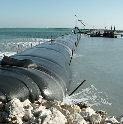 Récupération de barrages remplis de sable et de terres Récupération des tuyaux de déshydratation géotextiles Résistance à la traction 130/130 kn Taille ouverte 0,4 mm