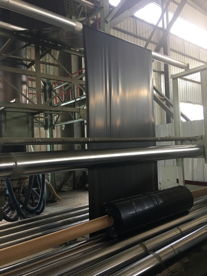 Contenu en noir de carbone 2,0-3,0% Résistance à la déchirure ≥ 25KN/m Allongement à la rupture ≥ 700% PEHD Geomembrane Liner pour l'industrie minière