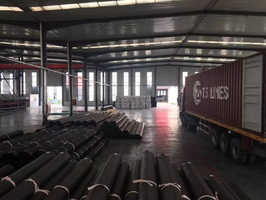 Résistance à la traction ≥ 15 MPa Indice d'oxygène ≥ 30% PEHD Geomembrane Liner pour des solutions d'étanchéité durables