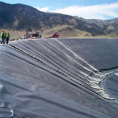 Résistant aux rayons UV 1,5 mm, revêtement de géomembrane en HDPE lisse pour les réservoirs d'irrigation agricoles