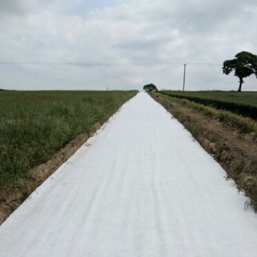 Géotextile non-tissé en fibre de polypropylène pour la séparation de la couche de base de routes temporaires