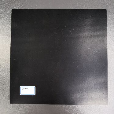 1.5mm HDPE Geomembrane Liner avec une résistance chimique spécialisée pour les coussinets de lixiviation des tas miniers