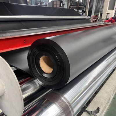 1.5mm HDPE Geomembrane Liner avec une résistance chimique spécialisée pour les coussinets de lixiviation des tas miniers
