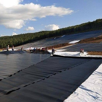 Revêtement de géomembrane HDPE pour réservoirs de stockage d'eau agricole