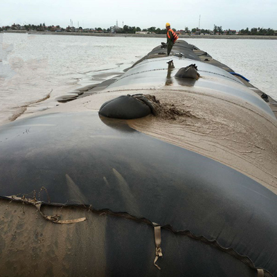 Tubes de asséchage de géotextile remplis de sable pour la défense contre l'érosion des plages côtières et la protection du littoral