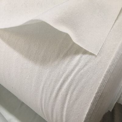 Coussin non tissé épais de géotextile de fibre discontinue pour la protection de revêtement de décharge