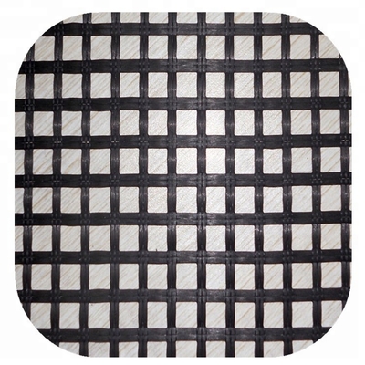 polyester Geogrid de Geogrid d'ANIMAL FAMILIER de 200m pour le modèle 3d Design 6m large des routes 3m