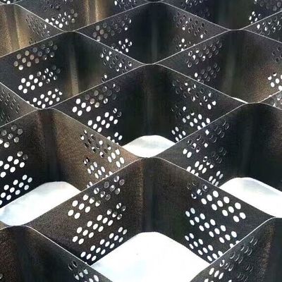 Espace de soudage 330 mm HDPE géocelle avec une surface lisse texturée ou de type nid de miel répondant à la norme GB Idéal pour les applications de renforcement du sol